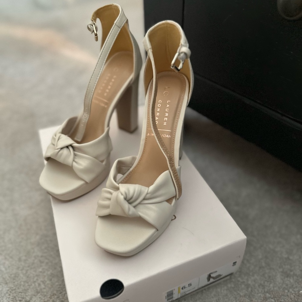 LC Lauren Conrad Bone Women's Heels